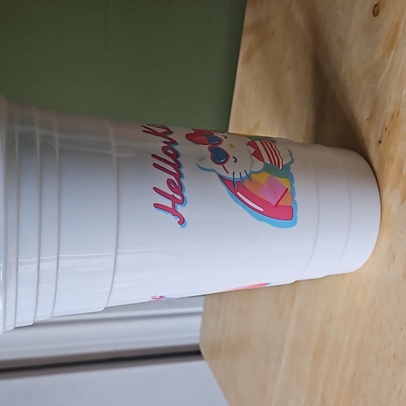 SANIRO HELLO KITTY 32 oz JUMBO COLD CUP - Picture 5 of 11